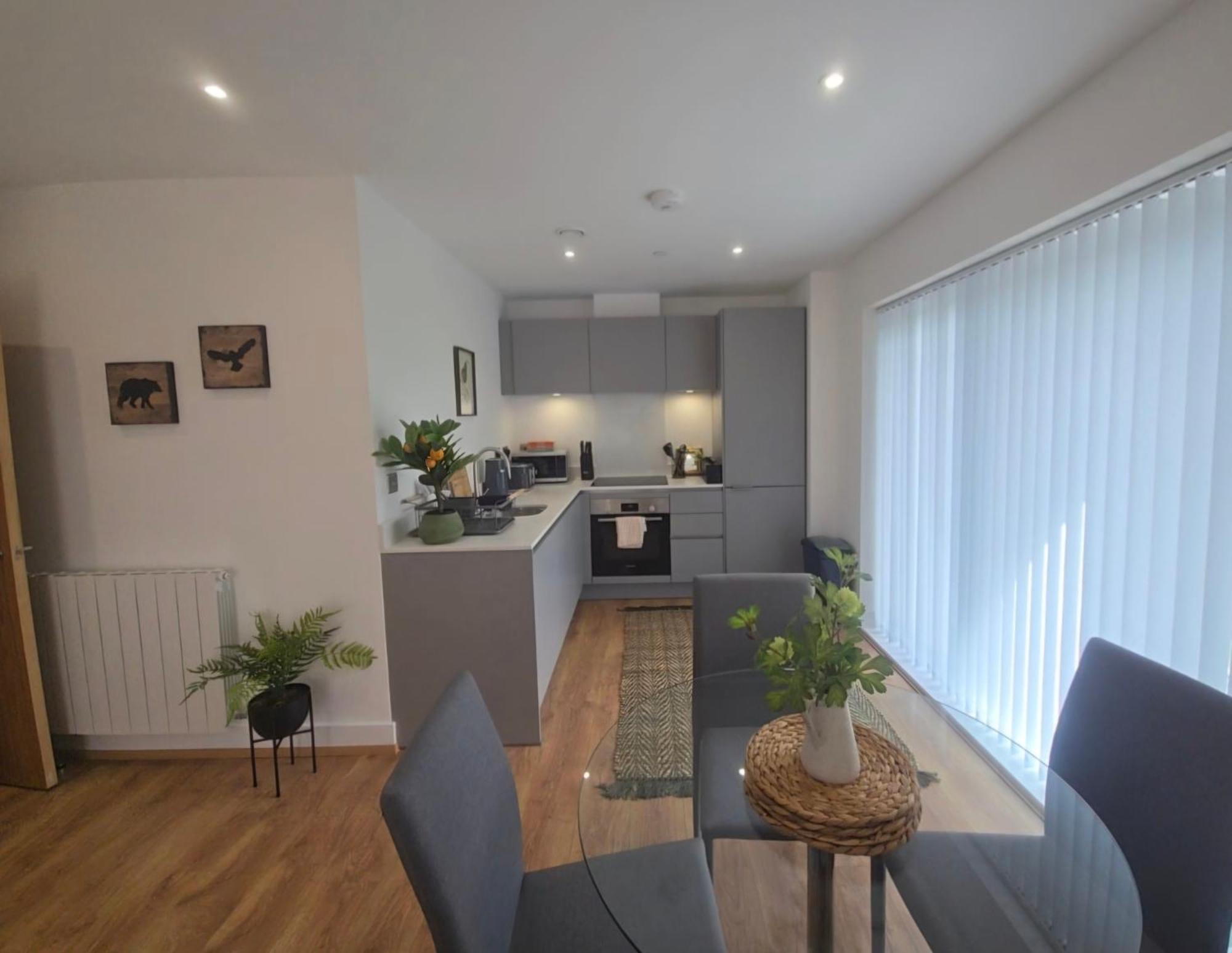 Snuggle Inn - Riverside Apartments - Views Over Looking London River Thames, Close To O2 Arena, London Excel, London City Airport, Thames Clipper- River Boat Service, Woolwich Ferry, Onsite Parking, Twin Room Option Available 외부 사진